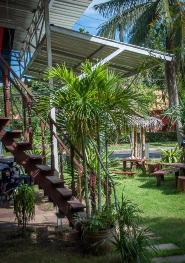 The Lazy Bar And Guesthouse Krabi Luaran gambar